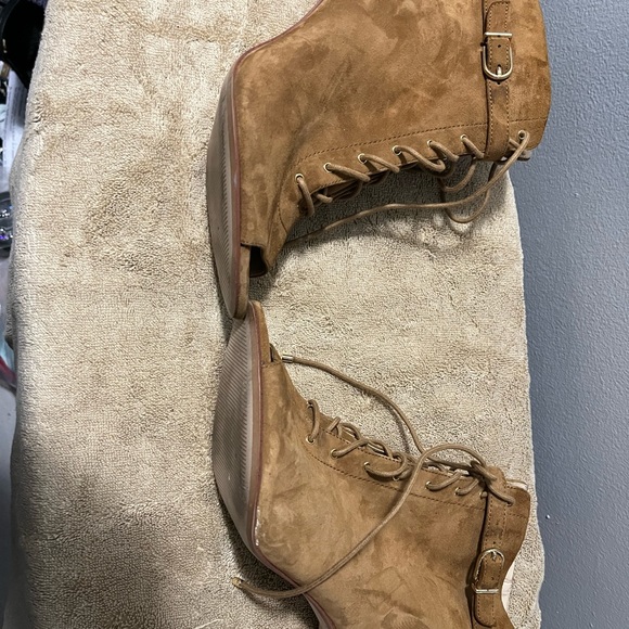 Hot - Picture 2 of 6